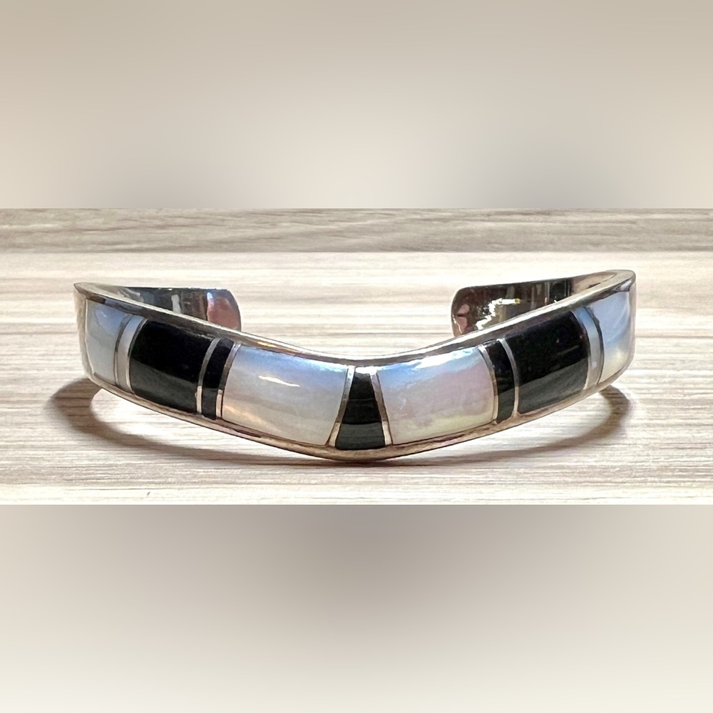Navajo Signed BH Sterling Silver Onyx & Mother Of Pearl Inlay Cuff Bracelet, 24g